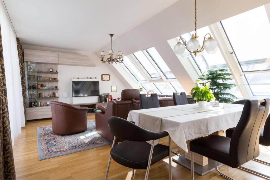 Grosses Penthouse #12 Mit Terrasse Und Aussicht